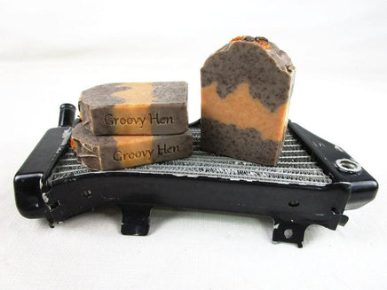This HUGE bar of handcrafted mechanics soap is packed with triple brewed medium grind coffee, pumice and ground orange peels. Lightly scented with coffee, orange and lemon fragrance oils. All products from The Groovy Hen are Health Canada registered and compliant. 