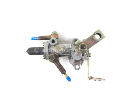 A used Oil Pump from a 1991 LYNX DELUXE 340 Arctic Cat OEM Part # 3003-775 for sale. Shop online here for your used Arctic Cat snowmobile parts in Canada!