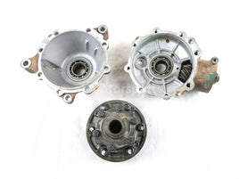 A used Front Differential from a 1995 TRX300FW Honda OEM Part # 41400-HC5-750 for sale. Honda ATV parts online? Oh, Yes! Find parts that fit your unit here!