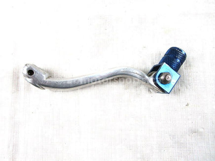 A used Foot Shifter from a 2001 YZ125 Yamaha OEM Part # 4SS-18110-00-00 for sale. Yamaha dirt bike parts… Shop our online catalog… Alberta Canada!