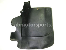 Used Honda ATV TRX 350 FM2 OEM part # 61863-HN5-670ZA front right mud guard for sale